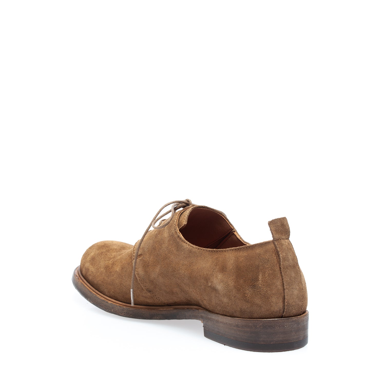 2544 Beer-colored suede lace-up shoe with sack lining.